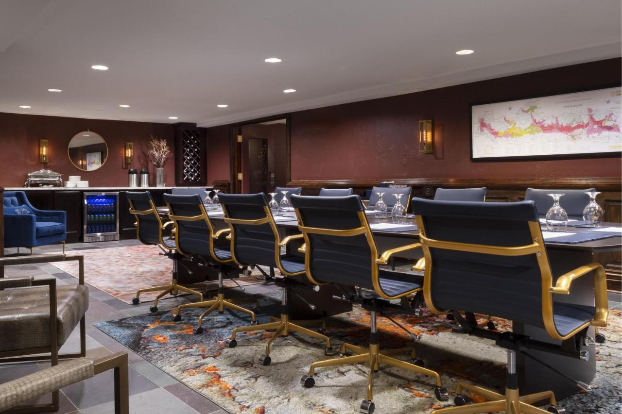 Seven Gables Inn, St Louis West, A Tribute Portfolio Hotel Clayton Bagian luar foto