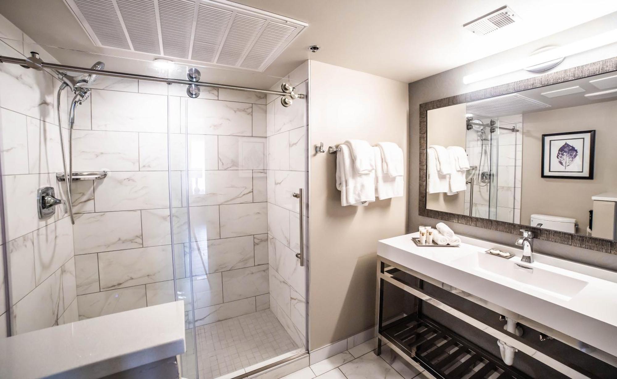 Seven Gables Inn, St Louis West, A Tribute Portfolio Hotel Clayton Bagian luar foto