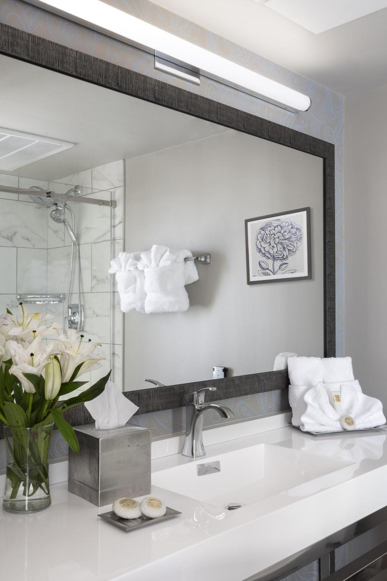 Seven Gables Inn, St Louis West, A Tribute Portfolio Hotel Clayton Bagian luar foto
