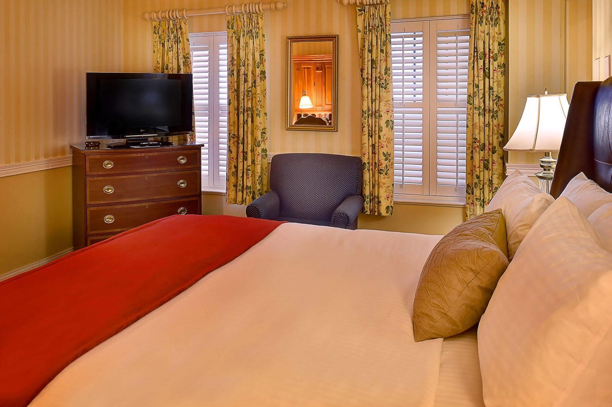 Seven Gables Inn, St Louis West, A Tribute Portfolio Hotel Clayton Bagian luar foto