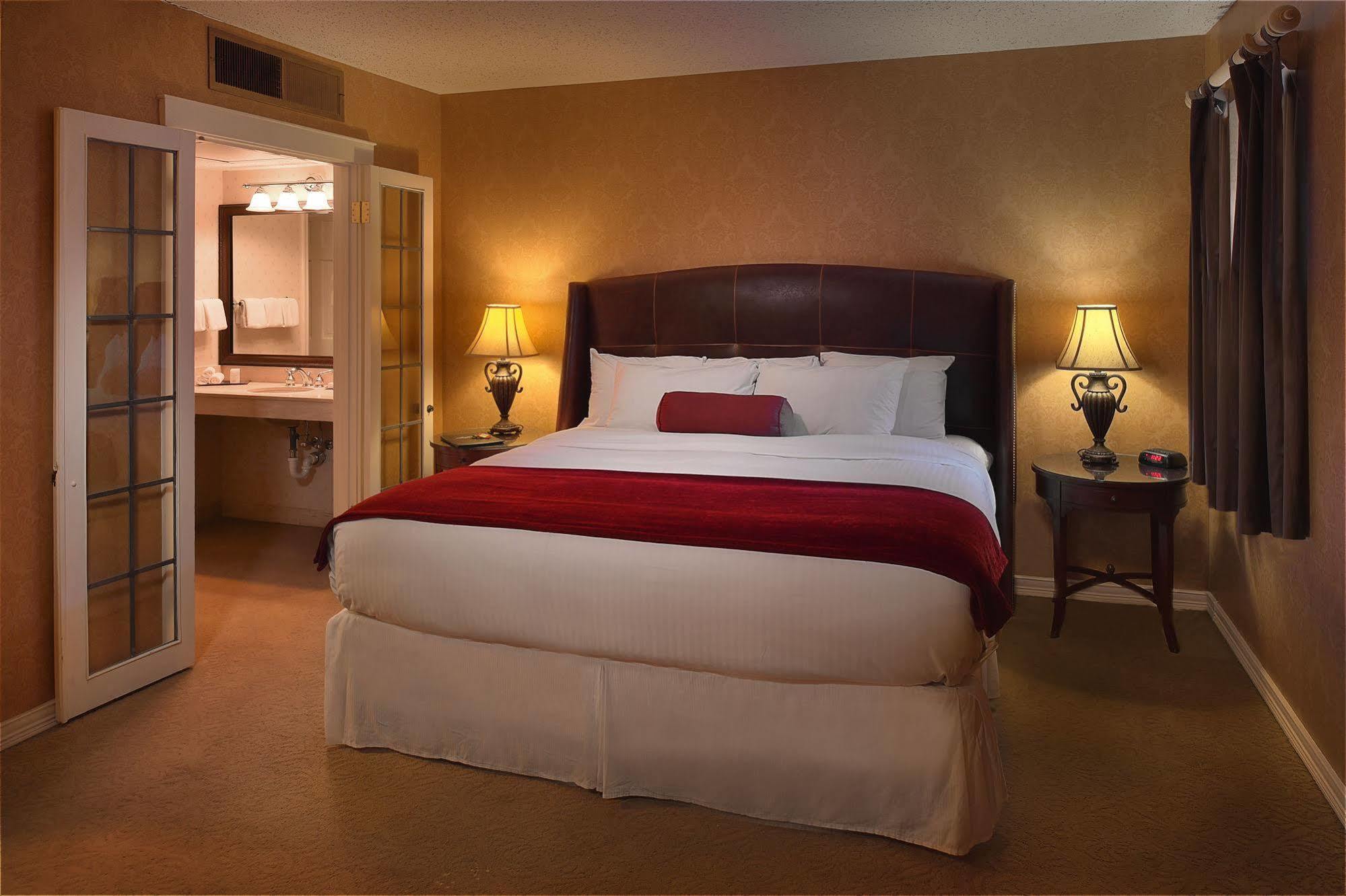 Seven Gables Inn, St Louis West, A Tribute Portfolio Hotel Clayton Bagian luar foto