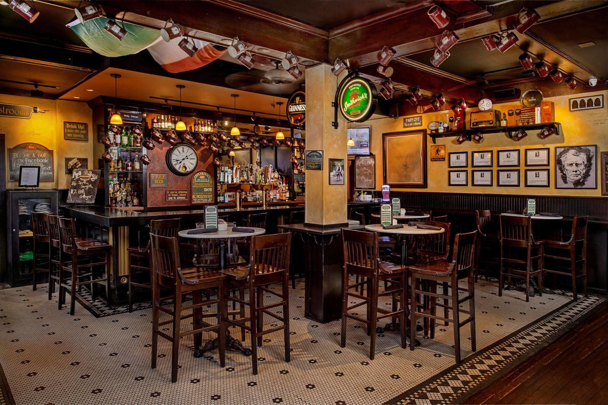 Seven Gables Inn, St Louis West, A Tribute Portfolio Hotel Clayton Bagian luar foto